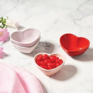 Brand New Le Creuset Stoneware Mini Heart Pinch Bowls, set of 4, multicolor